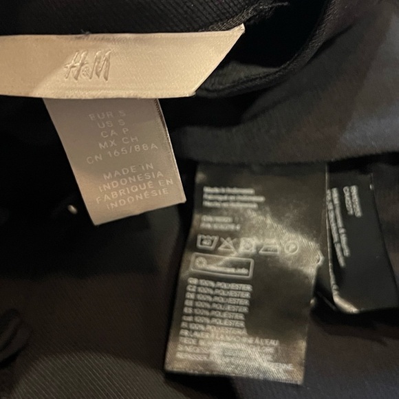 H&M Long Sleeve Pullover V Neck Mini Sheath Dress Solid Black Buttons Small - Picture 7 of 9